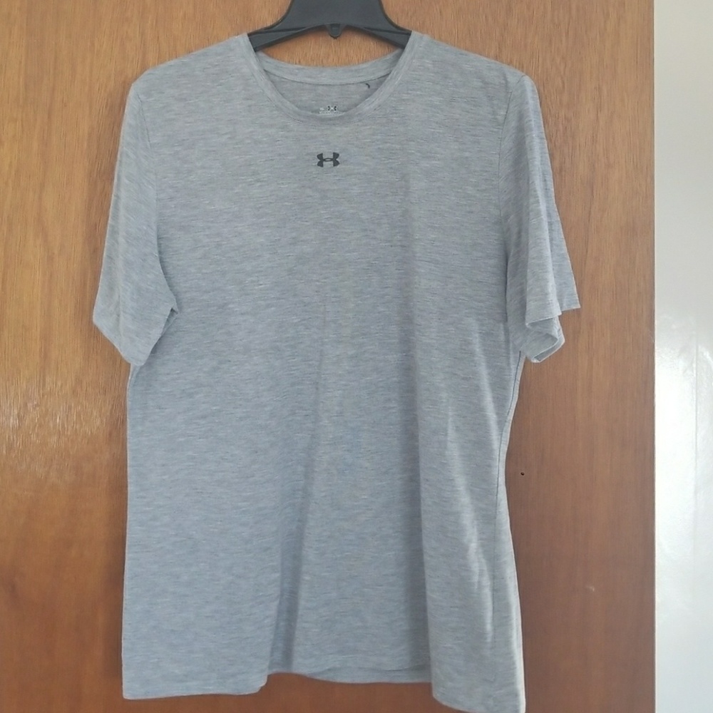 Under Armour T-shirt